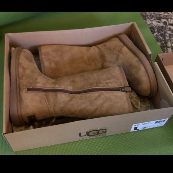 NEW UGG Women's Sumner Chestnut Tall Zip Suede Boot NIB | Size 5 - Picture 3 of 3